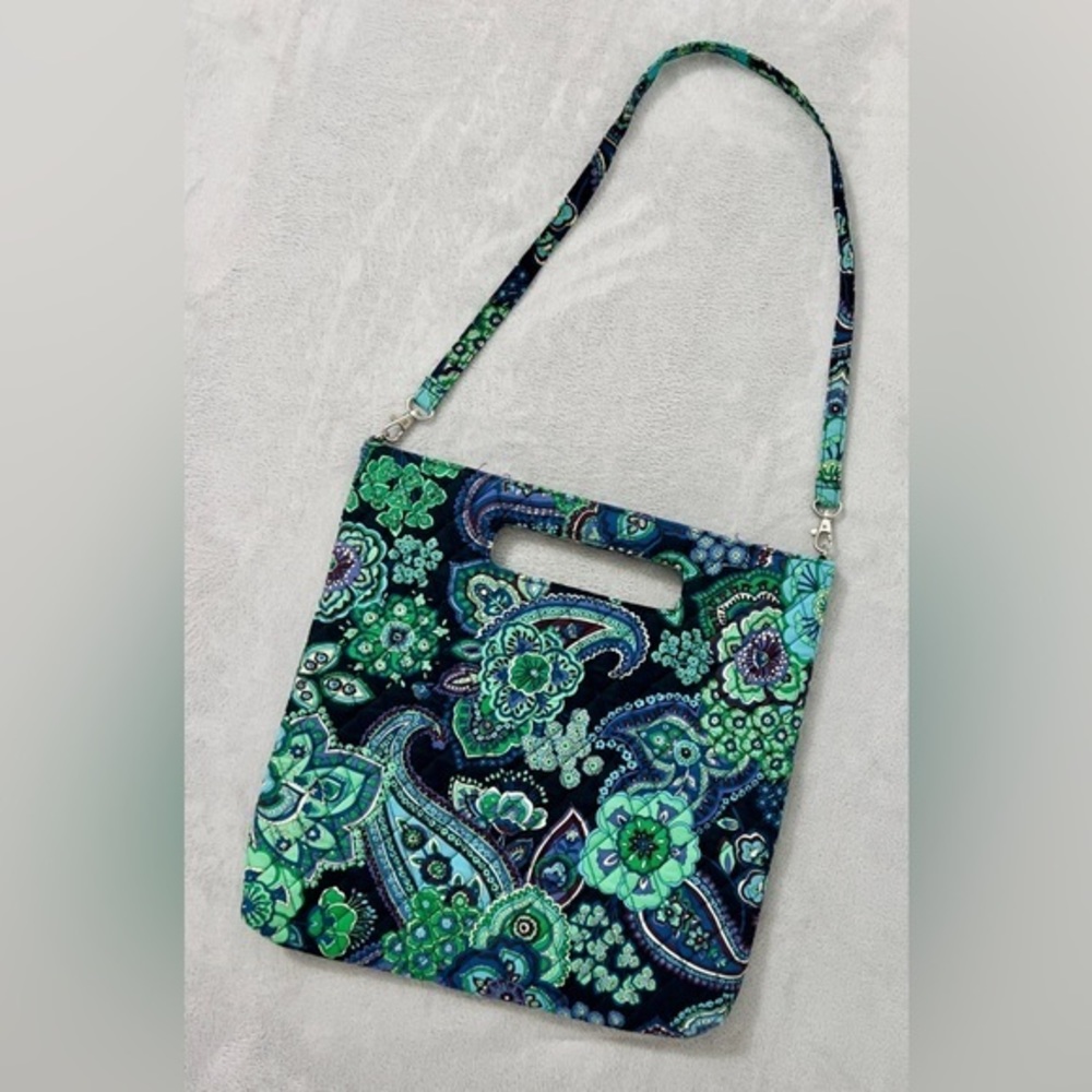 Vera Bradley - Picture 2 of 14
